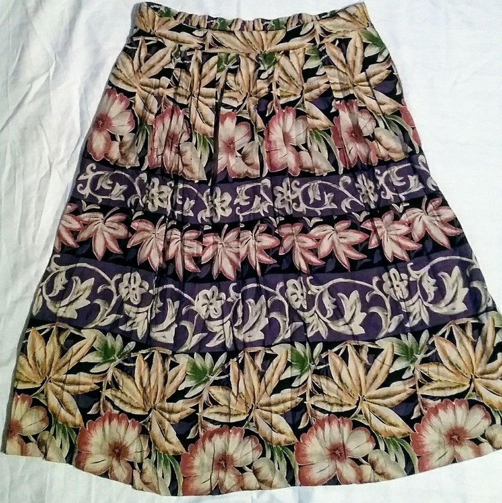 Ladies floral lightweight extra large skirt